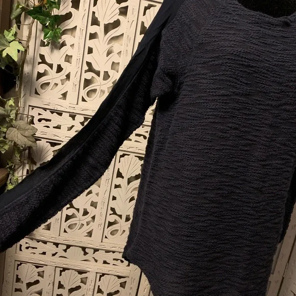 SAKS FIFTH AVENUE DARLING DARK NAVY BLUE TEXTURED LONG SLEEVE SWEATER TOP - Picture 6 of 9